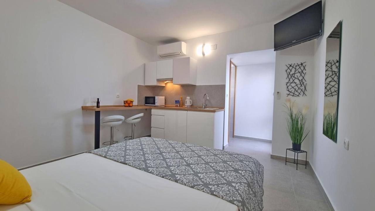 Apartmani Pavlovic Krk Town Eksteriør billede