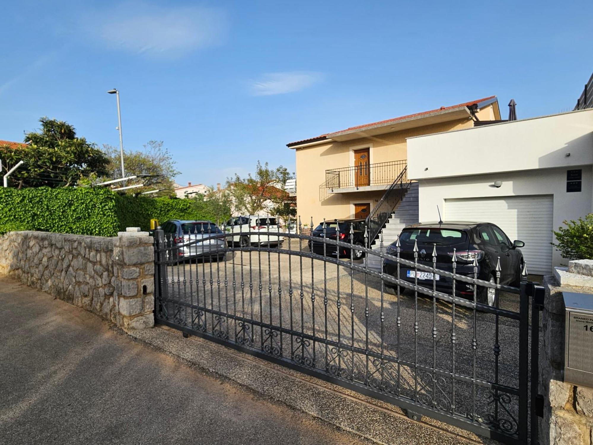 Apartmani Pavlovic Krk Town Eksteriør billede